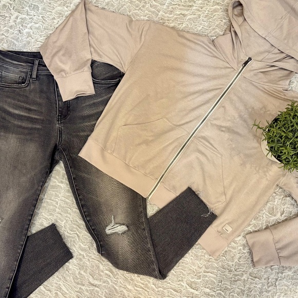 Vuori Halo Modern Zip Hoodie Ecru Heather Sweatshirt Athletic Jacket Med NWOT - Picture 10 of 10